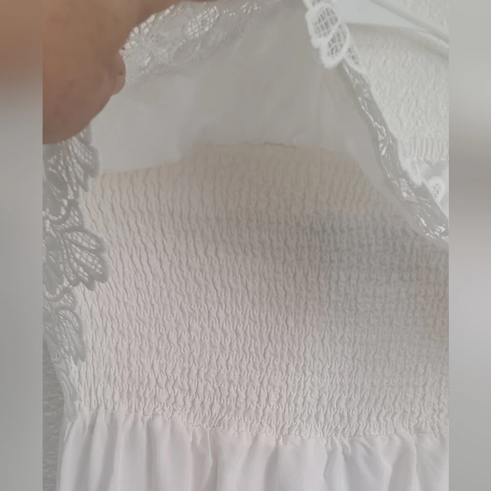 Solitaire White Lace Off-Shoulder Dress - Picture 5 of 11